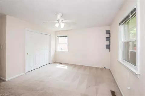 Bedroom - 4 Bramston Dr, Hampton, VA 23666 photo 2 of 11