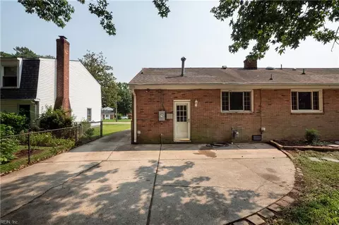 Exterior - 4 Bramston Dr, Hampton, VA 23666 photo 3 of 3