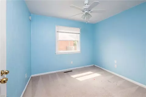Bedroom - 4 Bramston Dr, Hampton, VA 23666 photo 4 of 11