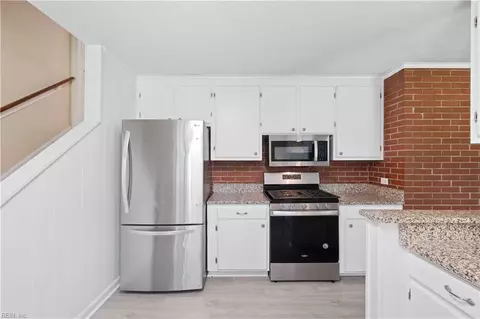 Kitchen - 4 Bramston Dr, Hampton, VA 23666 photo 3 of 3