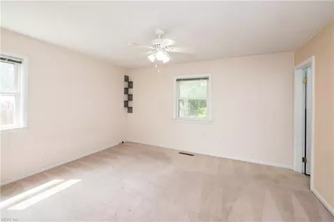 Bedroom - 4 Bramston Dr, Hampton, VA 23666 photo 1 of 11