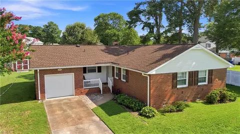 3624 Linnet Ln, Portsmouth, VA 23703