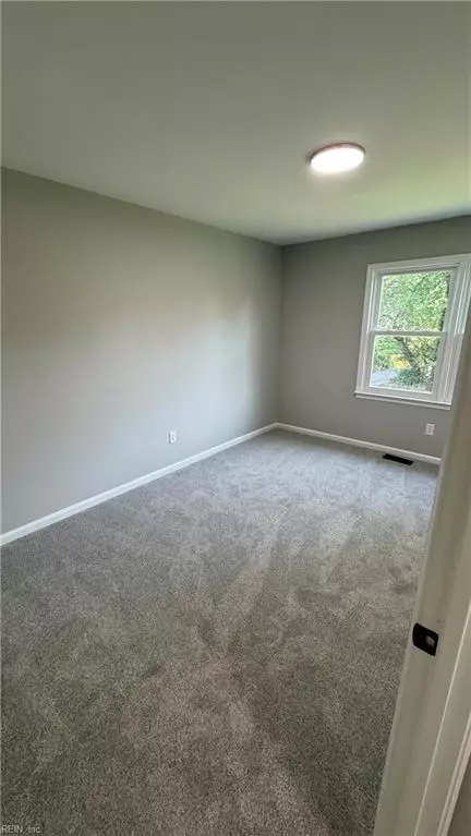 Bedroom - 64 Moss Ave, Hampton, VA 23669 photo 1 of 4