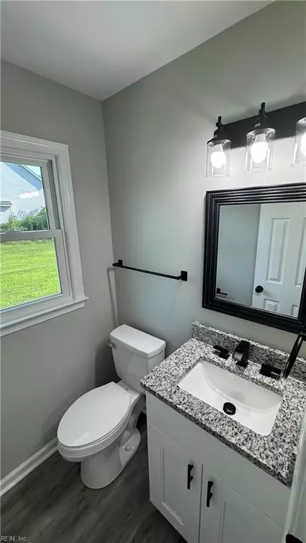 Bath - 64 Moss Ave, Hampton, VA 23669 photo 1 of 5