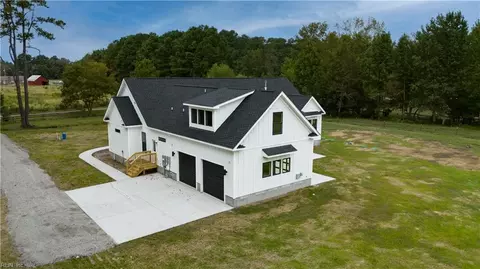 Exterior - 283 Lawnes Neck Dr, Smithfield, VA 23430 photo 5 of 9