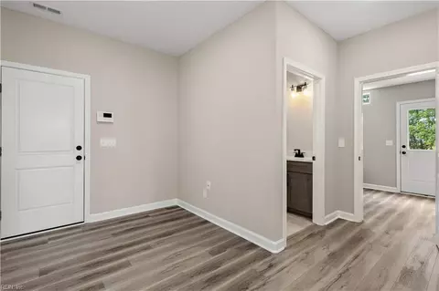Entry Way - 283 Lawnes Neck Dr, Smithfield, VA 23430 photo 2 of 2