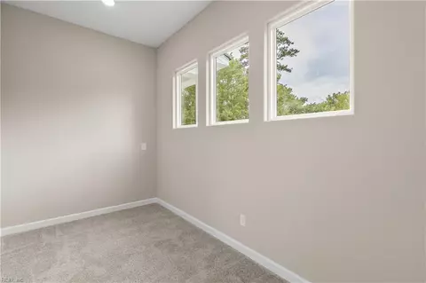 Bedroom - 283 Lawnes Neck Dr, Smithfield, VA 23430 photo 5 of 6