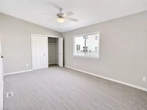 Bedroom - 20 Cantamar Ct, Hampton, VA 23664 photo 4 of 11
