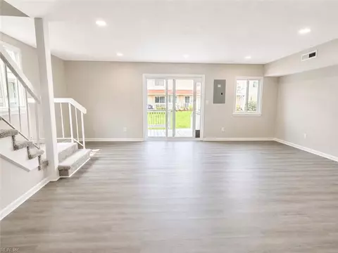 Living - 20 Cantamar Ct, Hampton, VA 23664 photo 7 of 7