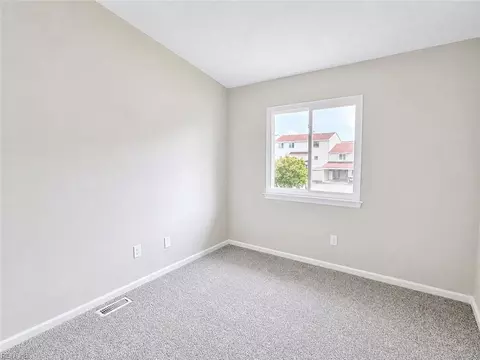 Bedroom - 20 Cantamar Ct, Hampton, VA 23664 photo 10 of 11
