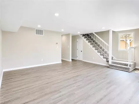 Living - 20 Cantamar Ct, Hampton, VA 23664 photo 4 of 7