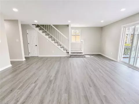 Living - 20 Cantamar Ct, Hampton, VA 23664 photo 6 of 7