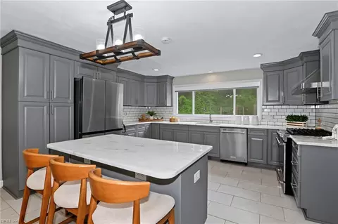 7405 Hedgewood Ln, Norfolk, VA 23505
