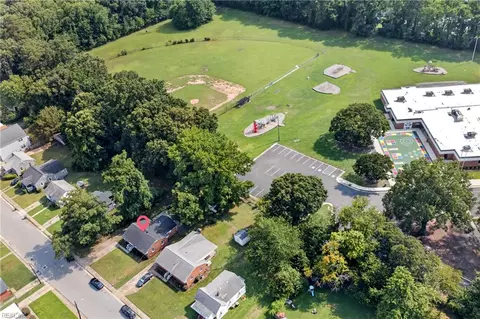 View/Area - 647 Bell St, Hampton, VA 23661 photo 4 of 6