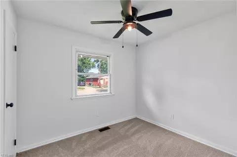 Bedroom - 647 Bell St, Hampton, VA 23661 photo 4 of 9