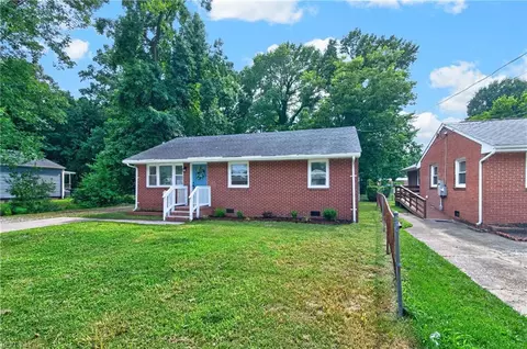 Exterior - 647 Bell St, Hampton, VA 23661 photo 2 of 7
