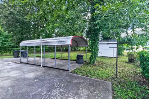 Exterior - 647 Bell St, Hampton, VA 23661 photo 6 of 7