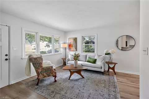 Living - 647 Bell St, Hampton, VA 23661 photo 2 of 2