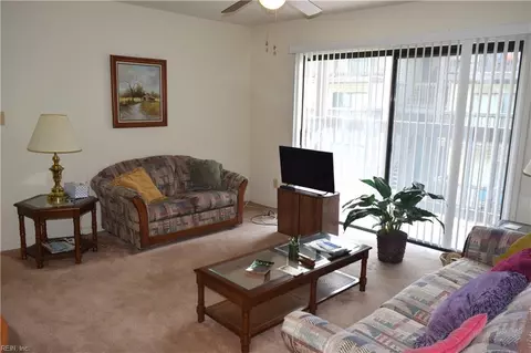 Living - 13 Davenport Ct #2, Hampton, VA 23666 photo 2 of 3