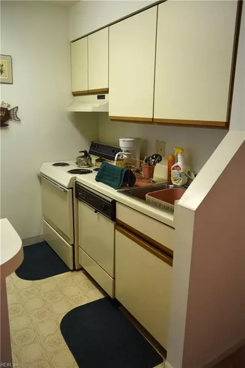 Kitchen - 13 Davenport Ct #2, Hampton, VA 23666 photo 2 of 3