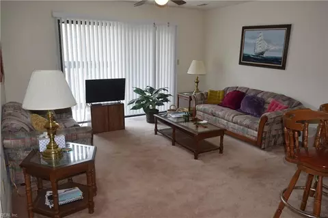 Living - 13 Davenport Ct #2, Hampton, VA 23666 photo 3 of 3