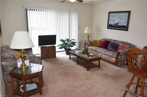 Living - 13 Davenport Ct #2, Hampton, VA 23666 photo 1 of 3