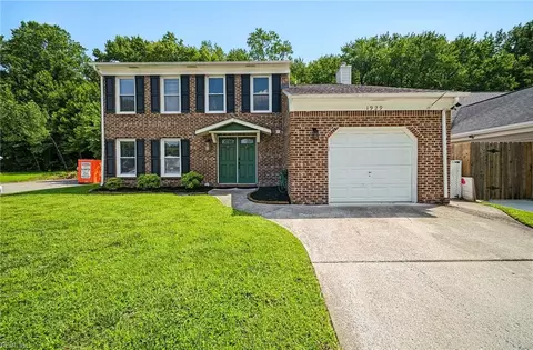 1929 Shepherds Gate Gate, Chesapeake, VA 23320