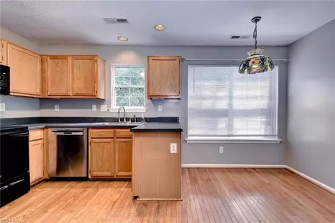 Kitchen - 3909 Pine Bluff Ct, Williamsburg, VA 23188 photo 2 of 7