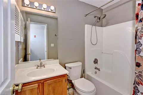 Bath - 3909 Pine Bluff Ct, Williamsburg, VA 23188 photo 3 of 3