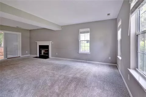 Living - 3909 Pine Bluff Ct, Williamsburg, VA 23188 photo 2 of 8