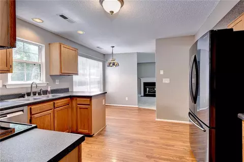 Kitchen - 3909 Pine Bluff Ct, Williamsburg, VA 23188 photo 6 of 7