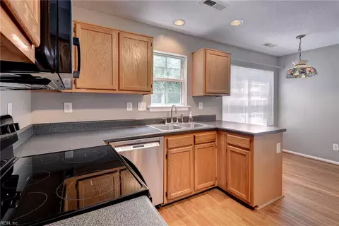 Kitchen - 3909 Pine Bluff Ct, Williamsburg, VA 23188 photo 7 of 7