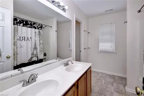 Bath - 3909 Pine Bluff Ct, Williamsburg, VA 23188 photo 2 of 3