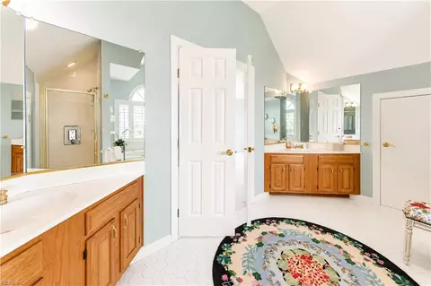 Bath - 821 N First St, Hampton, VA 23664 photo 5 of 5
