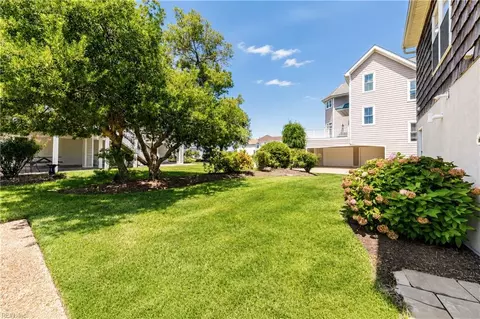 Exterior - 821 N First St, Hampton, VA 23664 photo 7 of 8