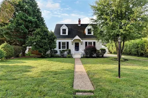 40 Langley Ave, Newport News, VA 23601