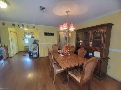 Dining - 970 Teal Ct, Norfolk, VA 23513 photo 3 of 3