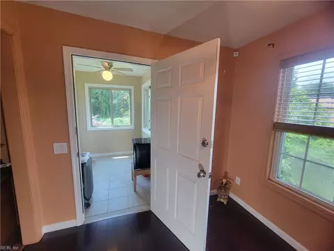 Entry Way - 970 Teal Ct, Norfolk, VA 23513 photo 2 of 3