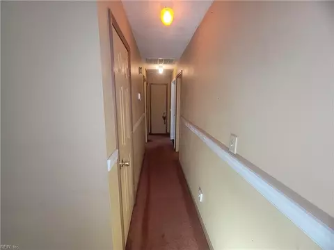 Entry Way - 970 Teal Ct, Norfolk, VA 23513 photo 1 of 3