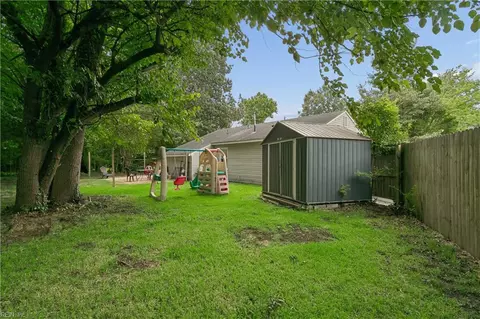 Exterior - 129 Peachtree Ln, Hampton, VA 23669 photo 10 of 10