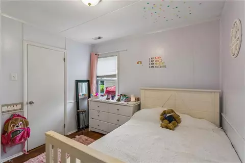 Bedroom - 129 Peachtree Ln, Hampton, VA 23669 photo 4 of 7