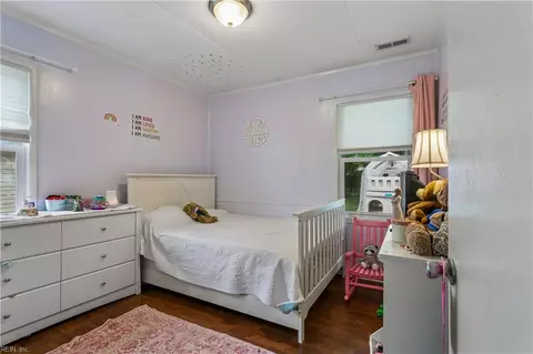 Bedroom - 129 Peachtree Ln, Hampton, VA 23669 photo 3 of 7