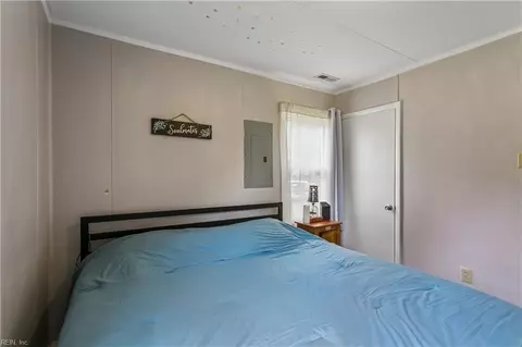 Bedroom - 129 Peachtree Ln, Hampton, VA 23669 photo 6 of 7