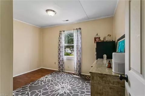 Bedroom - 129 Peachtree Ln, Hampton, VA 23669 photo 7 of 7