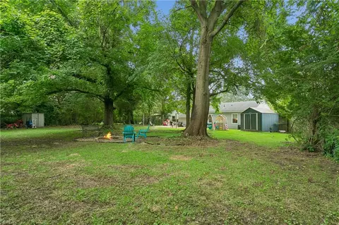 Exterior - 129 Peachtree Ln, Hampton, VA 23669 photo 9 of 10