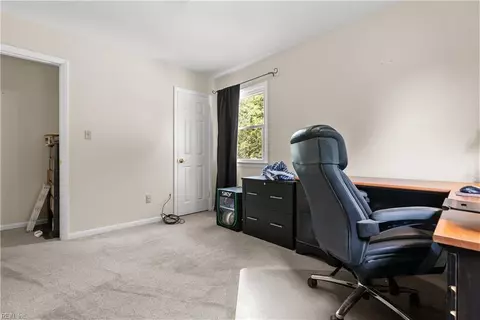 Bedroom - 101 Priest Ct, Hampton, VA 23669 photo 2 of 5