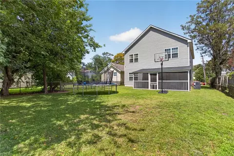 Exterior - 3904 Shell Rd, Hampton, VA 23669 photo 6 of 7