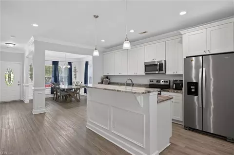 Entry Way - 3904 Shell Rd, Hampton, VA 23669 photo 4 of 7