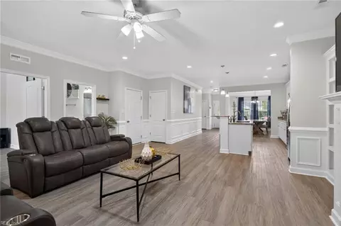 Entry Way - 3904 Shell Rd, Hampton, VA 23669 photo 6 of 7