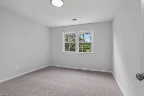Bedroom - 403 Dunham Massie Dr, Hampton, VA 23669 photo 6 of 10